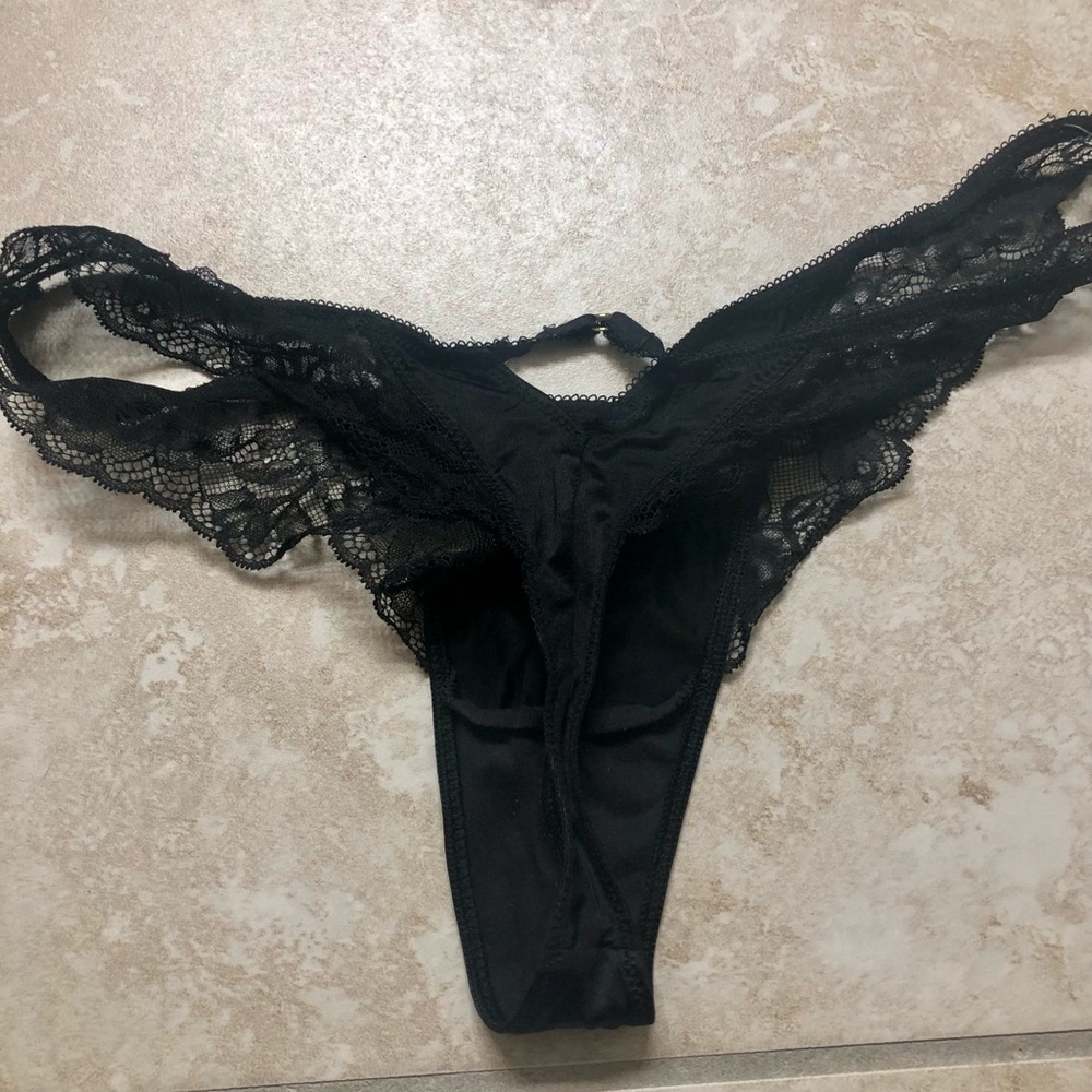 Women's Black Lace Thong Panty - Elegant Intimate Wear